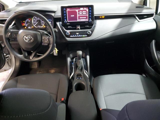 5YFEPMAE8NP329187 - 2022 TOYOTA COROLLA LE ვერცხლისფერი ფოტო 8