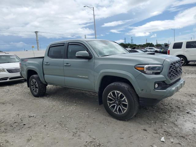 3TYCZ5AN5NT064067 - 2022 TOYOTA TACOMA DOUBLE CAB رمادي صورة 4