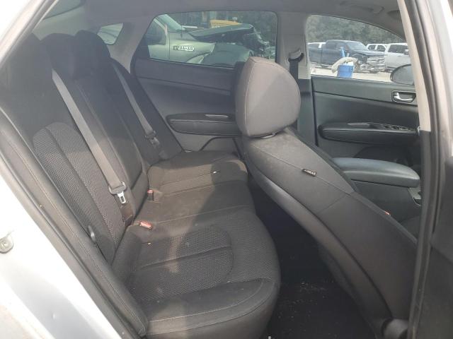 5XXGT4L35LG385979 - 2020 KIA OPTIMA LX SILVER photo 10