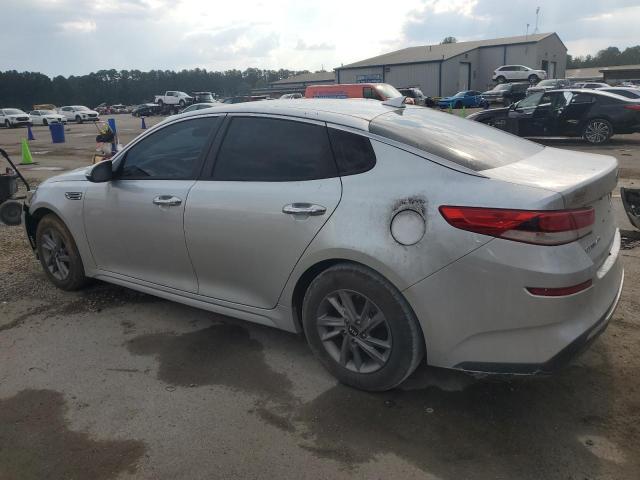 5XXGT4L35LG385979 - 2020 KIA OPTIMA LX SILVER photo 2
