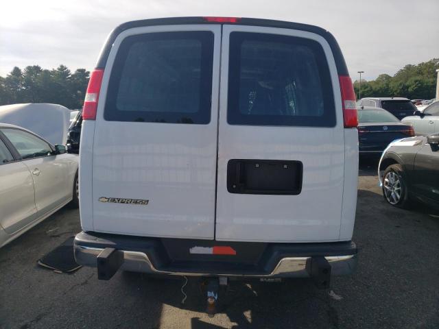 1GCWGAFG2J1912527 - 2018 CHEVROLET EXPRESS G2500 WHITE photo 6