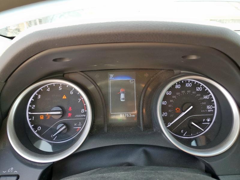 4T1C11AK0NU668330 - 2022 TOYOTA CAMRY LE Silber Foto 9