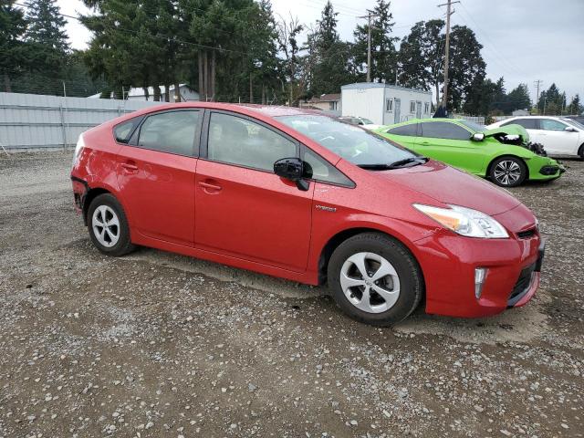 JTDKN3DU4F0451868 - 2015 TOYOTA PRIUS წითელი ფოტო 4