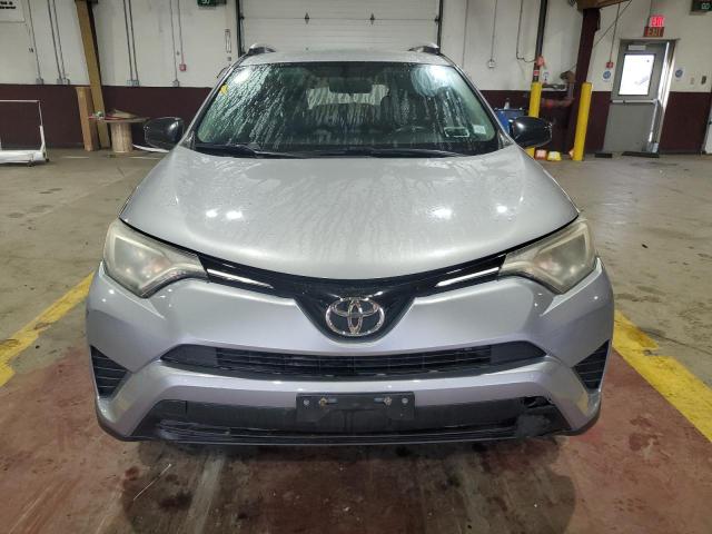 2T3BFREV3GW443152 - 2016 TOYOTA RAV4 LE 银色 照片 5