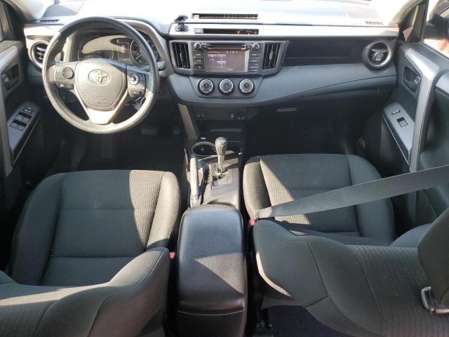 2T3ZFREV9JW426880 - 2018 TOYOTA RAV4 LE Gris photo 8