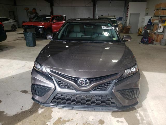 4T1S11BK4PU100563 - 2023 TOYOTA CAMRY SE NIGHT SHADE GRAY photo 5