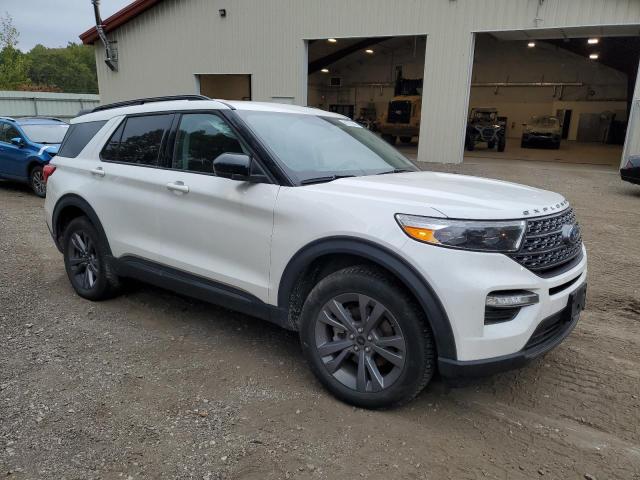 1FMSK8DH1RGA00865 - 2024 FORD EXPLORER XLT WHITE photo 4