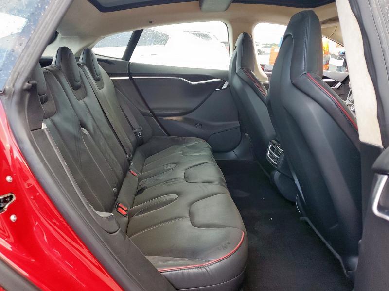 5YJSA2CP1DFP16892 - 2013 TESLA MODEL S أحمر صورة 10