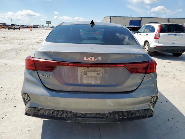 3KPF24AD8NE451852 - 2022 KIA FORTE FE SILVER photo 6