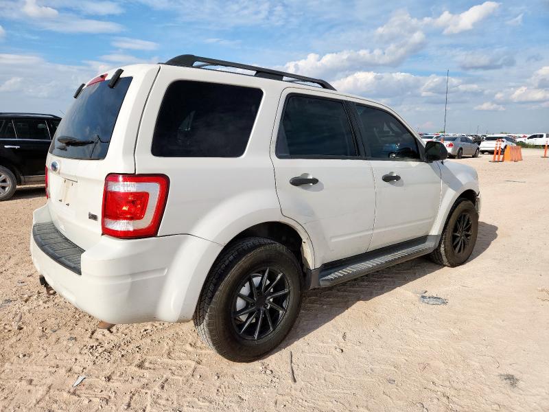 1FMCU0DG1BKC17486 - 2011 FORD ESCAPE XLT WHITE photo 3