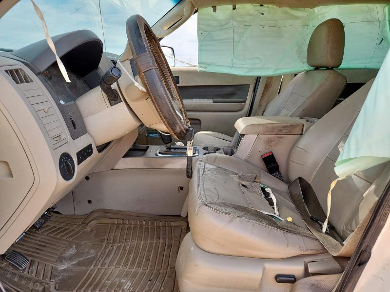 1FMCU0DG1BKC17486 - 2011 FORD ESCAPE XLT WHITE photo 7