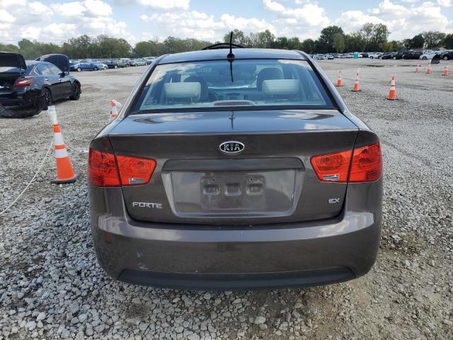 KNAFU4A23D5735857 - 2013 KIA FORTE EX فحمي صورة 6