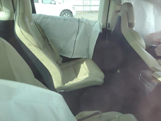 5YJXCBE24HF042325 - 2017 TESLA MODEL X Beyaz fotoğraf 10