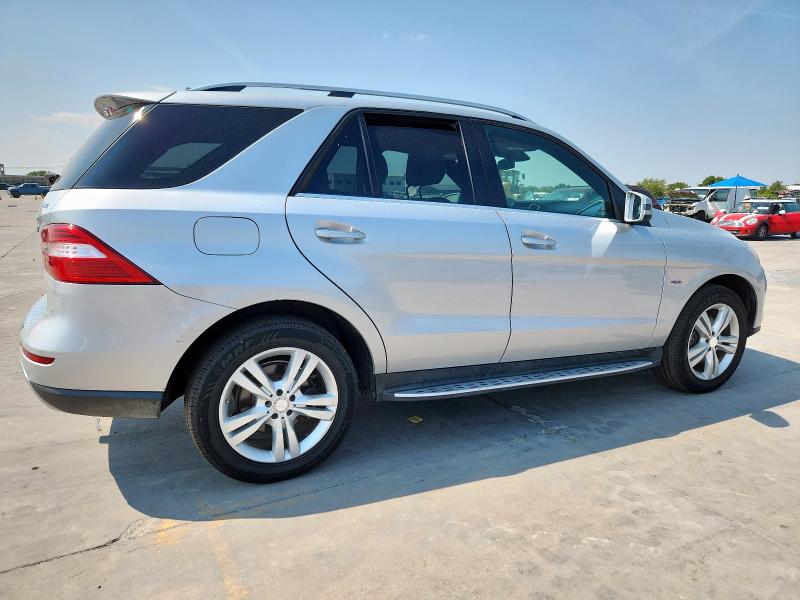 4JGDA5HB3CA037202 - 2012 MERCEDES-BENZ ML 350 4MATIC SILVER photo 3