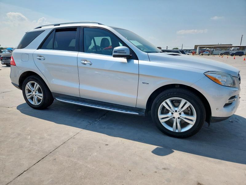 4JGDA5HB3CA037202 - 2012 MERCEDES-BENZ ML 350 4MATIC SILVER photo 4