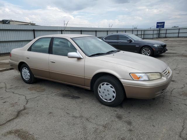 JT2BG22K3W0238859 - 1998 TOYOTA CAMRY CE GOLD photo 4