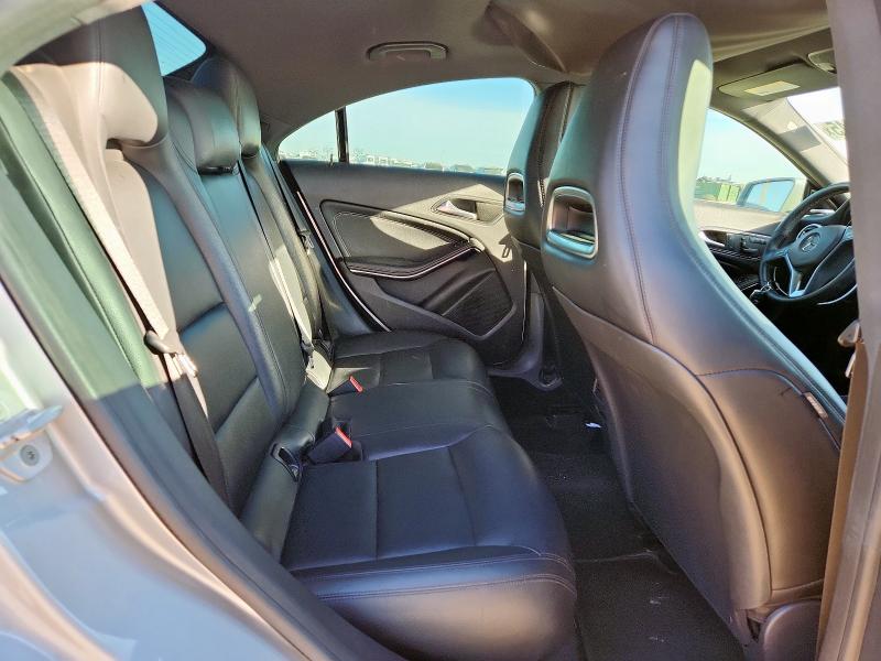 WDDSJ4EBXEN044918 - 2014 MERCEDES-BENZ CLA 250 银色 照片 10