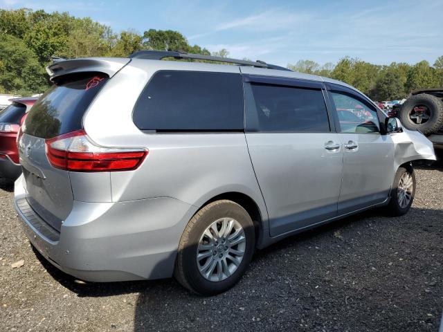 5TDYK3DC1FS669886 - 2015 TOYOTA SIENNA XLE Արծաթագույն լուսանկար 3