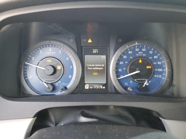 5TDYK3DC1FS669886 - 2015 TOYOTA SIENNA XLE Արծաթագույն լուսանկար 9