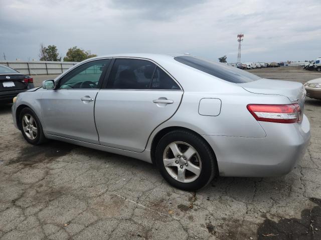 4T4BF3EK6BR109109 - 2011 TOYOTA CAMRY BASE SILVER photo 2