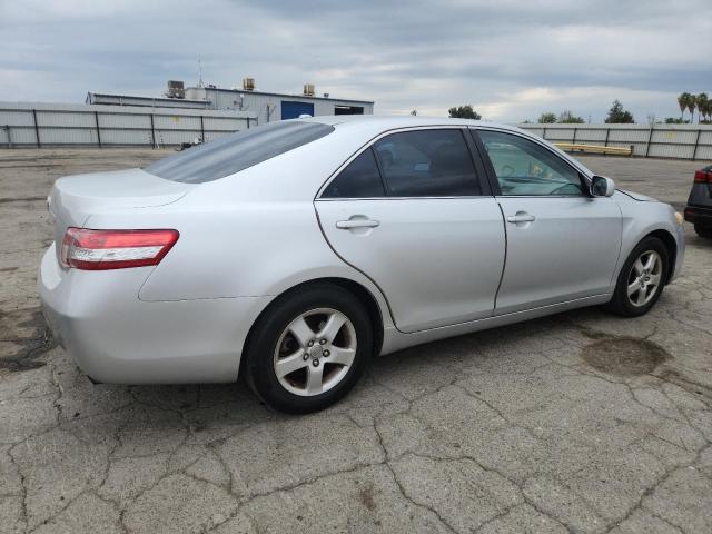 4T4BF3EK6BR109109 - 2011 TOYOTA CAMRY BASE SILVER photo 3