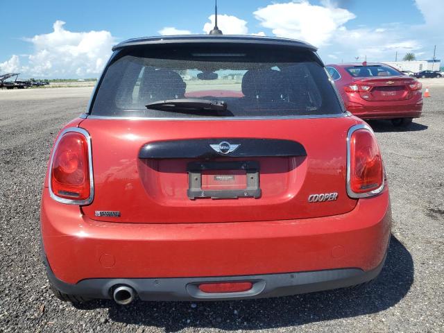 WMWXP5C54J3C65020 - 2018 MINI COOPER RED photo 6