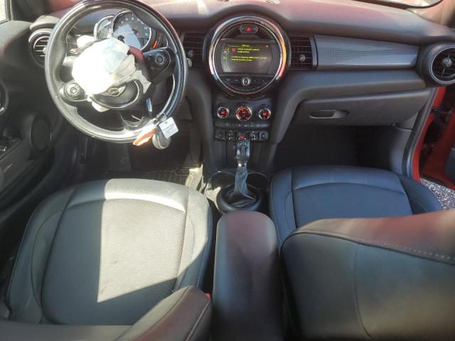 WMWXP5C54J3C65020 - 2018 MINI COOPER RED photo 8