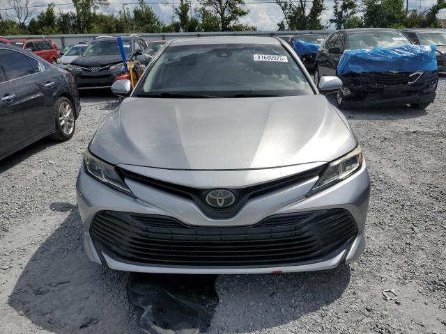 4T1B11HK6KU745344 - 2019 TOYOTA CAMRY L SILVER photo 5