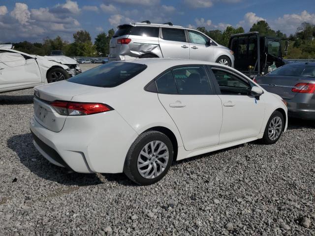 5YFEPMAE0MP205087 - 2021 TOYOTA COROLLA LE Blanc photo 3