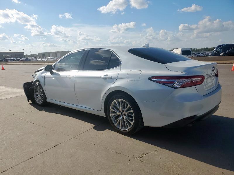 4T1F31AK5LU523112 - 2020 TOYOTA CAMRY XLE თეთრი ფოტო 2