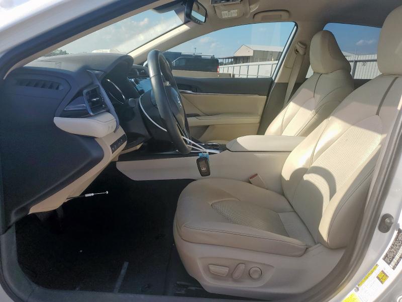 4T1F31AK5LU523112 - 2020 TOYOTA CAMRY XLE თეთრი ფოტო 7