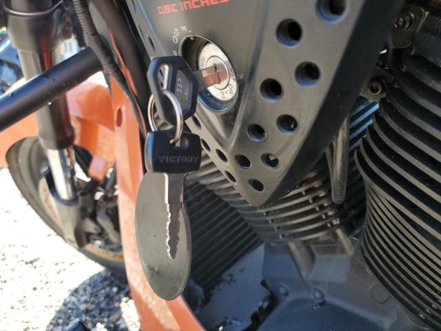 5VPDW36N9D3018569 - 2013 VICTORY MOTORCYCLES CROSS COUN ნარინჯისფერი ფოტო 8