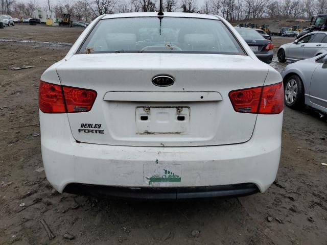 KNAFT4A21C5469580 - 2012 KIA FORTE LX WHITE photo 6