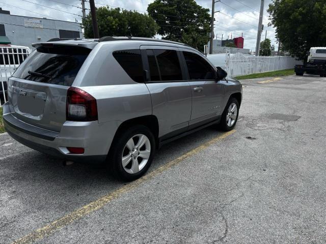 1C4NJCBA1HD123515 - 2017 JEEP COMPASS SPORT Silber Foto 4