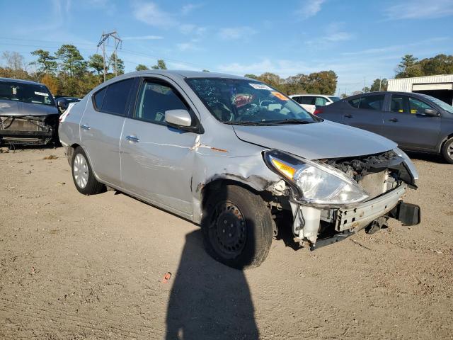 3N1CN7AP1JL817195 - 2018 NISSAN VERSA S SILVER photo 4