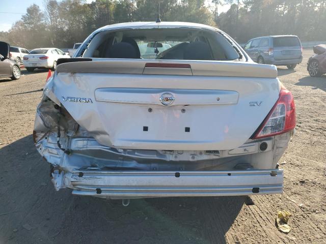 3N1CN7AP1JL817195 - 2018 NISSAN VERSA S SILVER photo 6