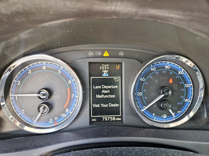 5YFBURHE9JP764938 - 2018 TOYOTA COROLLA L ნაცრისფერი ფოტო 9