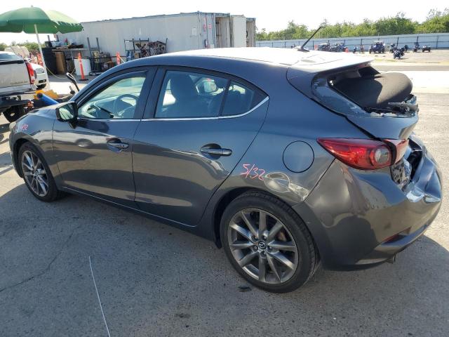 3MZBN1L39JM239919 - 2018 MAZDA 3 TOURING Gris photo 2