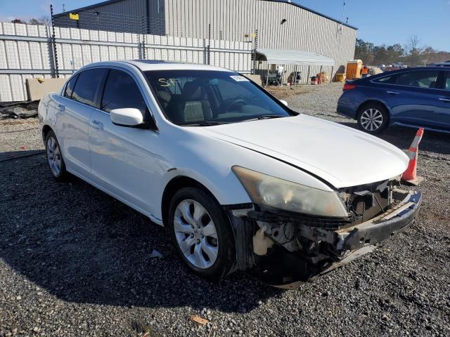 1HGCP26828A059611 - 2008 HONDA ACCORD EXL WHITE photo 4