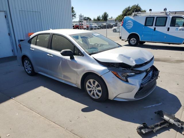 JTDEPRAE8LJ000374 - 2020 TOYOTA COROLLA LE SILVER photo 4