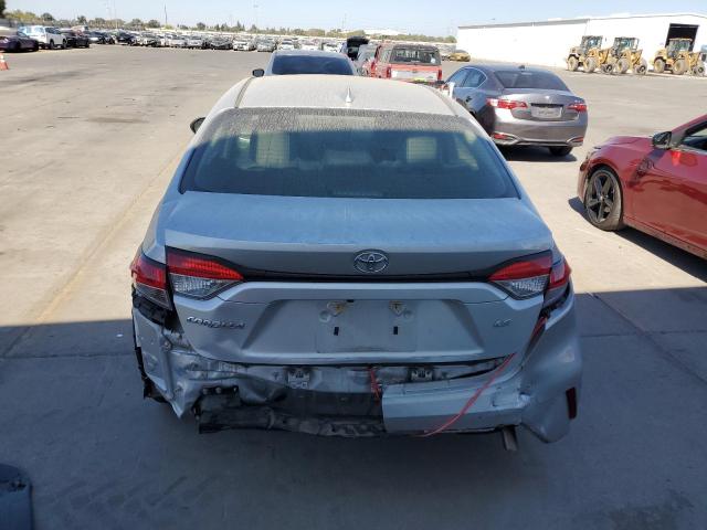 JTDEPRAE8LJ000374 - 2020 TOYOTA COROLLA LE SILVER photo 6