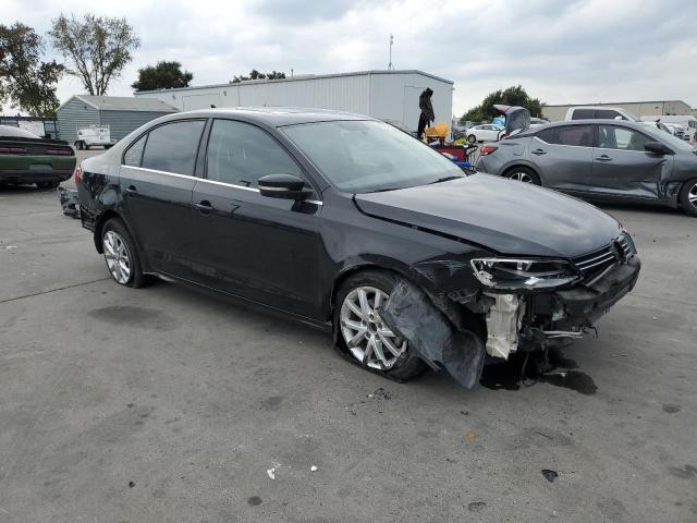 3VWD17AJ2EM375565 - 2014 VOLKSWAGEN JETTA SE BLACK photo 4