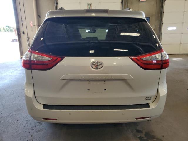 5TDDZ3DC2KS210712 - 2019 TOYOTA SIENNA XLE 白色 照片 6