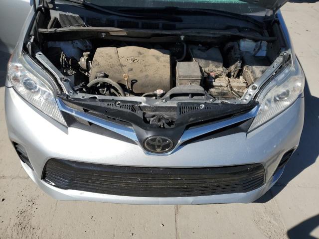 5TDKZ3DC3KS011952 - 2019 TOYOTA SIENNA LE ვერცხლისფერი ფოტო 12