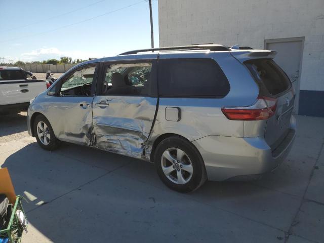 5TDKZ3DC3KS011952 - 2019 TOYOTA SIENNA LE ვერცხლისფერი ფოტო 2