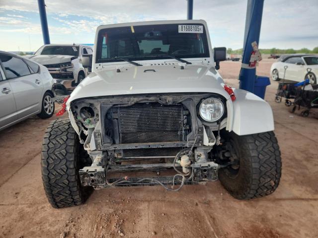 1C4BJWEG7GL104623 - 2016 JEEP WRANGLER U SAHARA 白色 照片 5