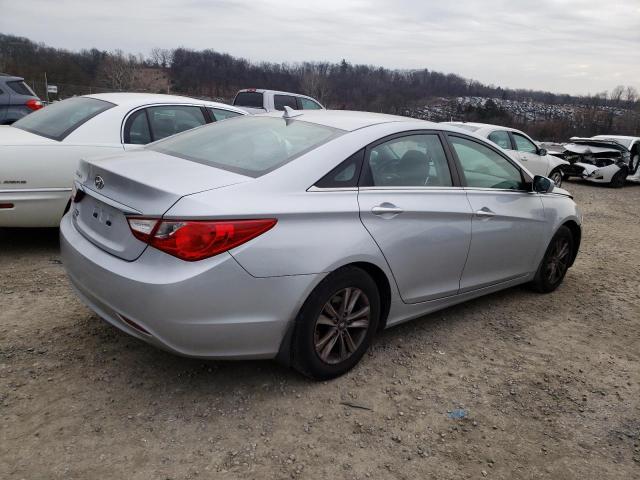 5NPEB4AC8BH192516 - 2011 HYUNDAI SONATA GLS SILVER photo 3