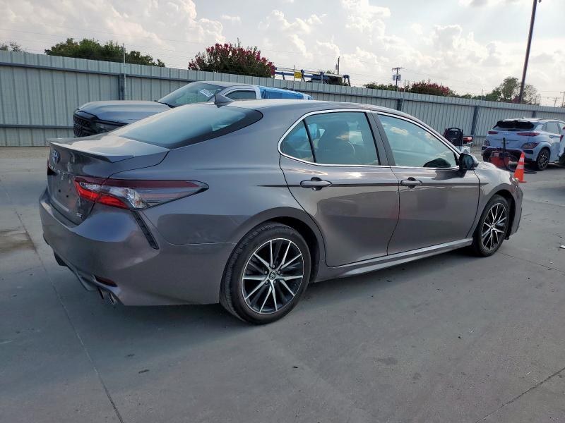 4T1G11AK8RU870002 - 2024 TOYOTA CAMRY SE NIGHT SHADE CHARCOAL photo 3