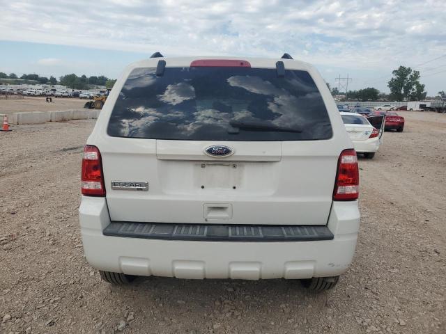 1FMCU0D74BKA45339 - 2011 FORD ESCAPE XLT 白色 照片 6