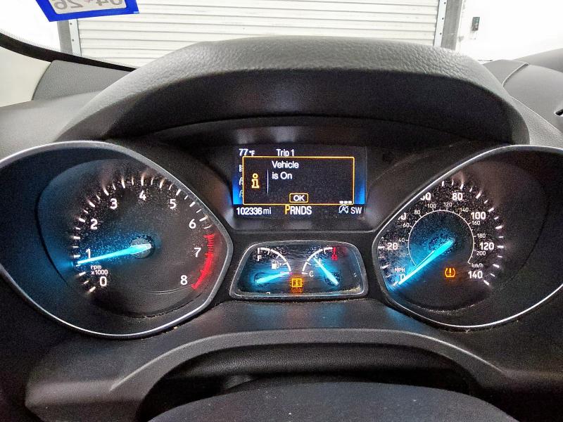 1FMCU9GD1JUD61645 - 2018 FORD ESCAPE SE Weiß Foto 9